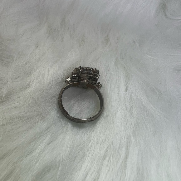 Adjustable vintage cocktail ring dark brown rhinestone with halo - Picture 4 of 5